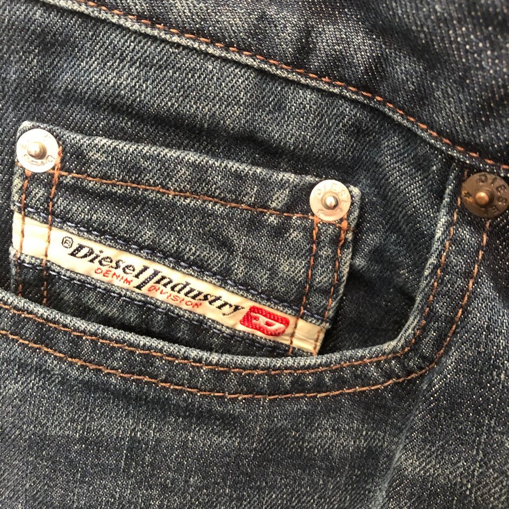 Diesel men lightly distressed jeans, fly buttons, 30 - Picture 4 of 11